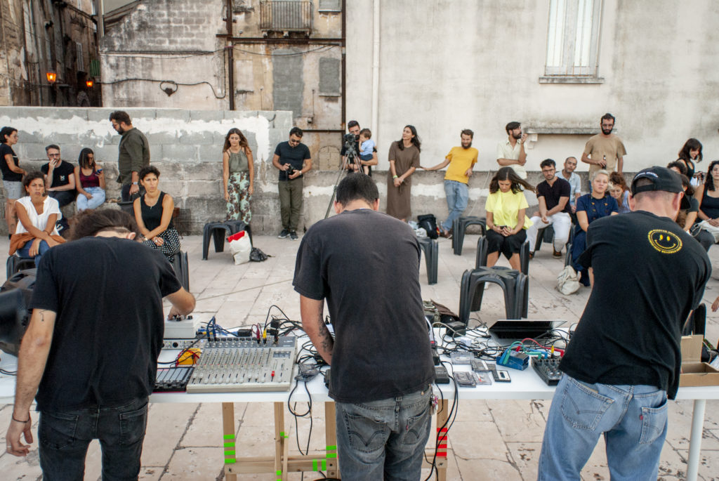 02_Post Disaster Rooftops EP01 “Is this fading city cooler than Blade Runner – Whereiswave_, 2019