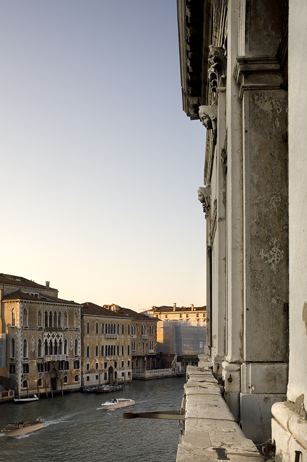Dettaglio Facciata Fondazione Levi
