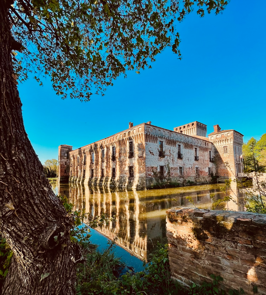 castello_di_padernello.jpg
